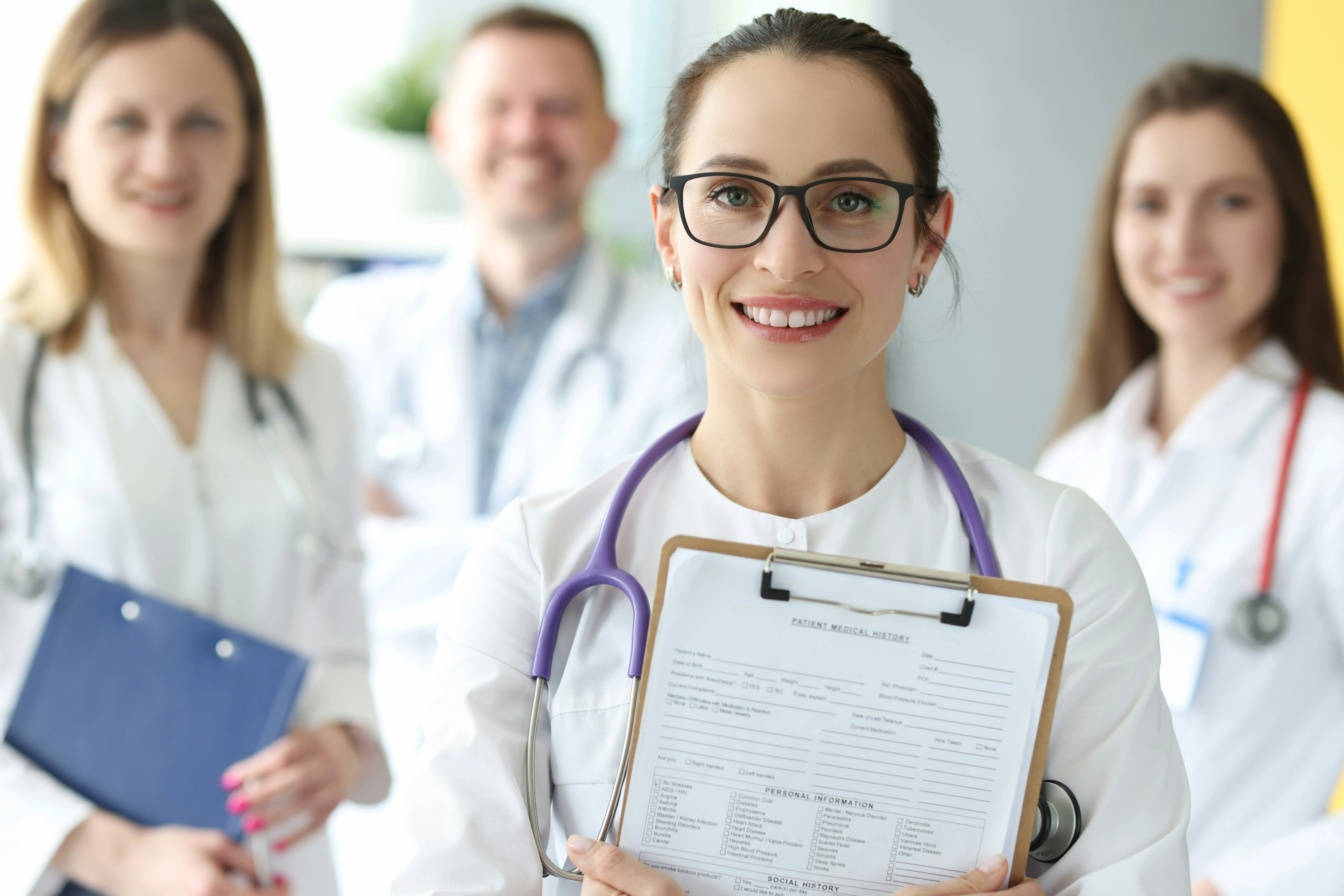 Modern sjukhusmiljö med fokus på patientsäkerhet.
